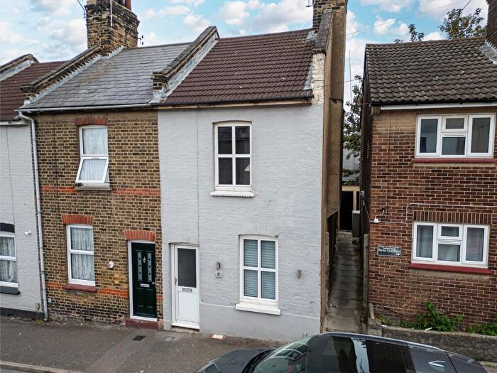 2 Bedroom End Of Terrace House For Sale In Factory Road, Northfleet, Gravesend, Kent, DA11