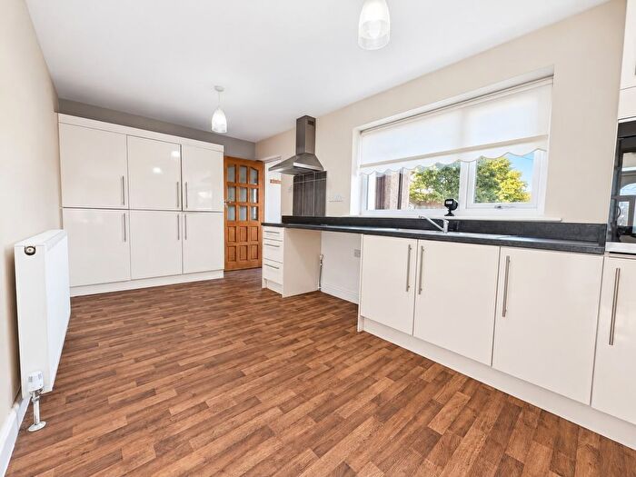 2 Bedroom Property To Rent In Highfield Lane, Keighley, BD21