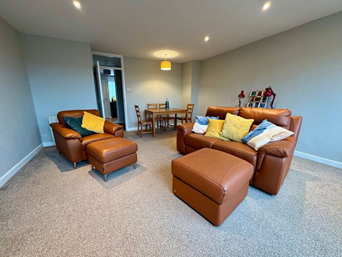 2 Bedroom Flat To Rent In Quantock Parade, Bridgwater, TA6