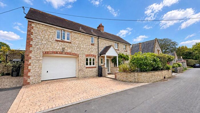 3 Bedroom Detached House For Sale In Sutton Montis, BA22