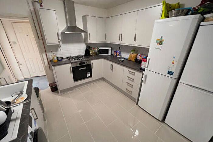 5 Bedroom Terraced House To Rent In Cranbrook Street Cardiff, CF24