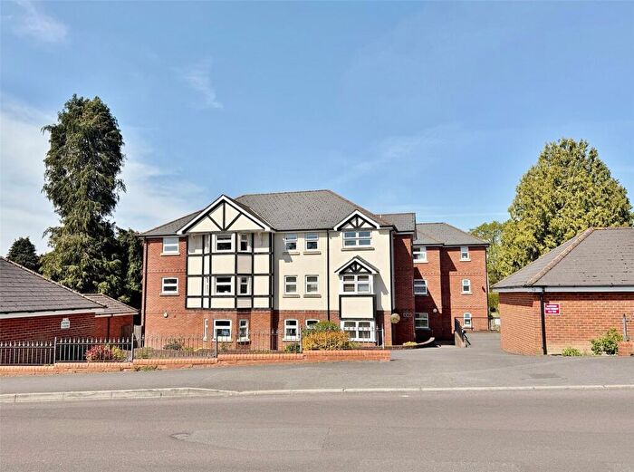 2 Bedroom Apartment For Sale In Dewlands Way, Verwood, Dorset, BH31