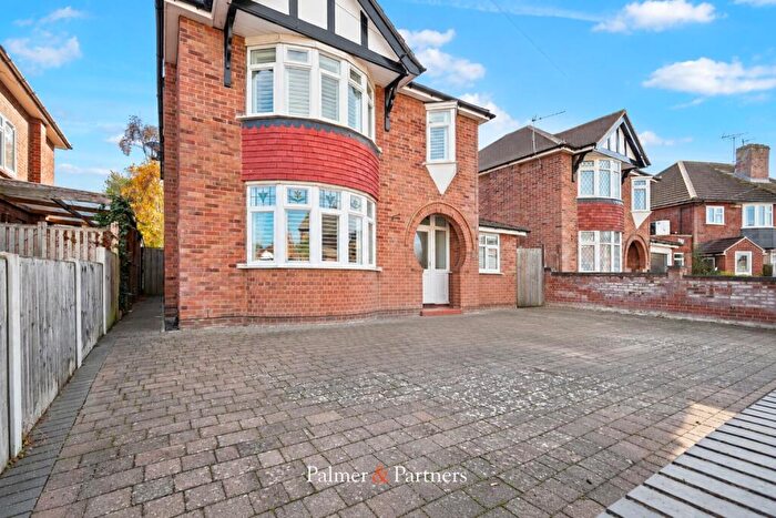 4 Bedroom Detached House To Rent In All Saints Avenue, Colchester, Essex, CO3