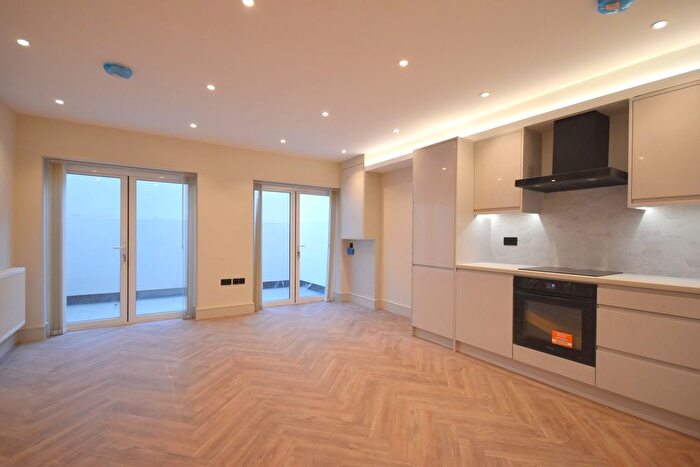 2 Bedroom Flat To Rent In Westow Hill, London, SE19