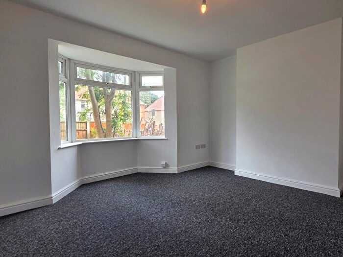 3 Bedroom Semi-Detached House To Rent In Minver Crescent, Nottingham, Nottinghamshire, NG8