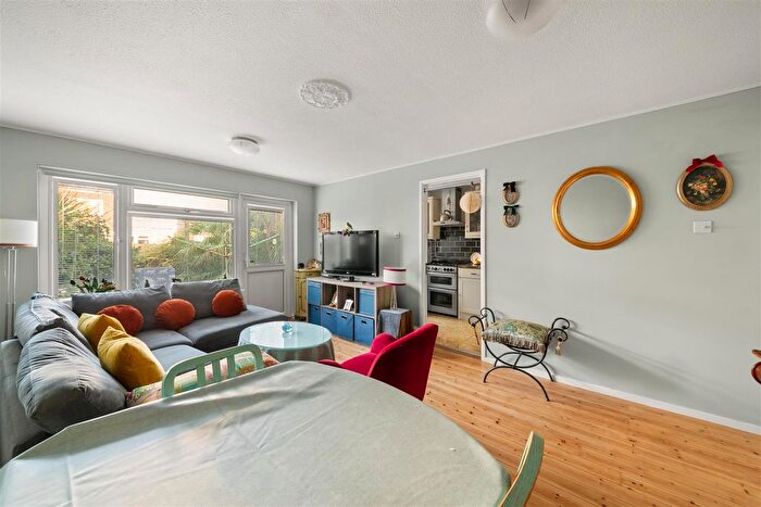 2 Bedroom End Of Terrace House For Sale In Damsonwood Road, Southall, UB2