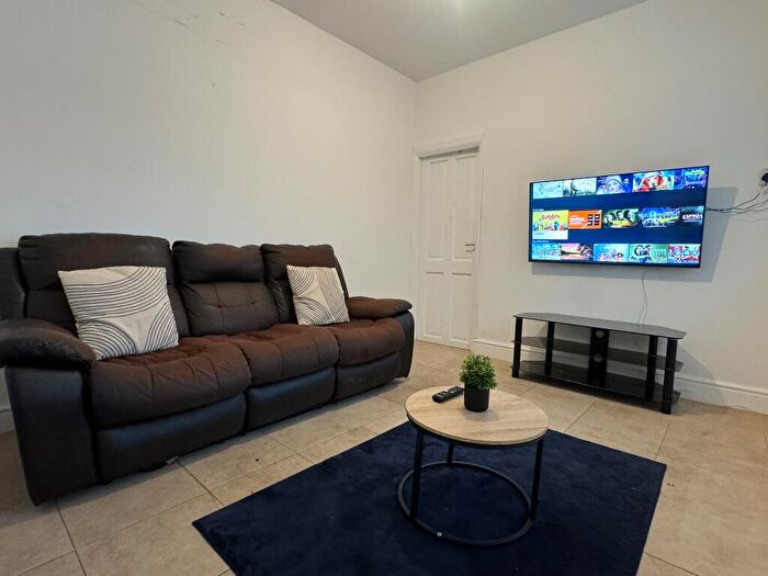 4 Bedroom Terraced House To Rent In Stoke Road, Shelton, Stoke-On-Trent, ST4