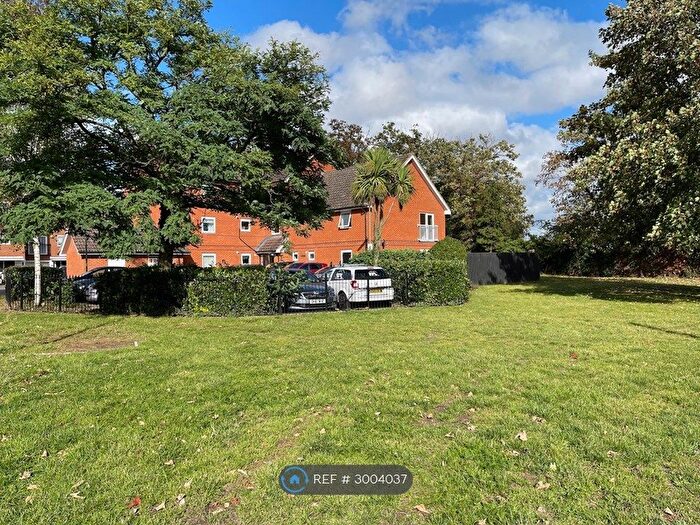 2 Bedroom Flat To Rent In Hammonds House, Staines-Upon-Thames, TW19