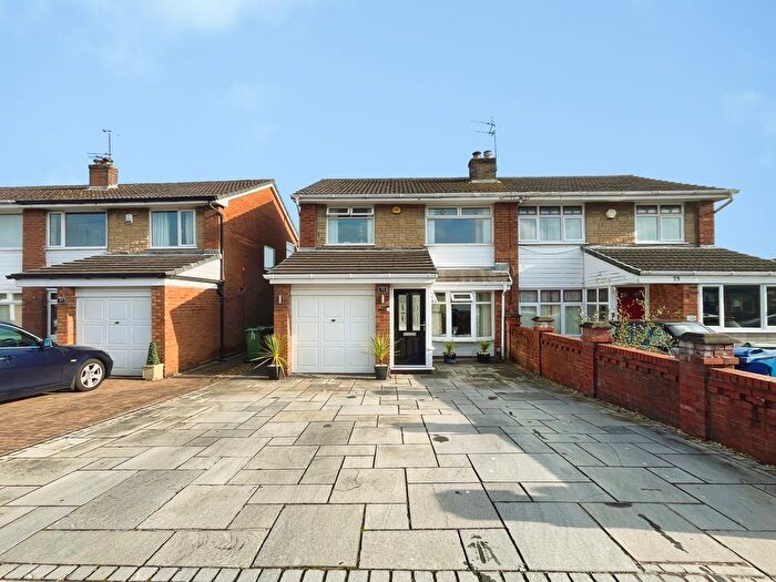 3 Bedroom Semi-Detached House For Sale In Cambourne Drive, Wigan, WN2
