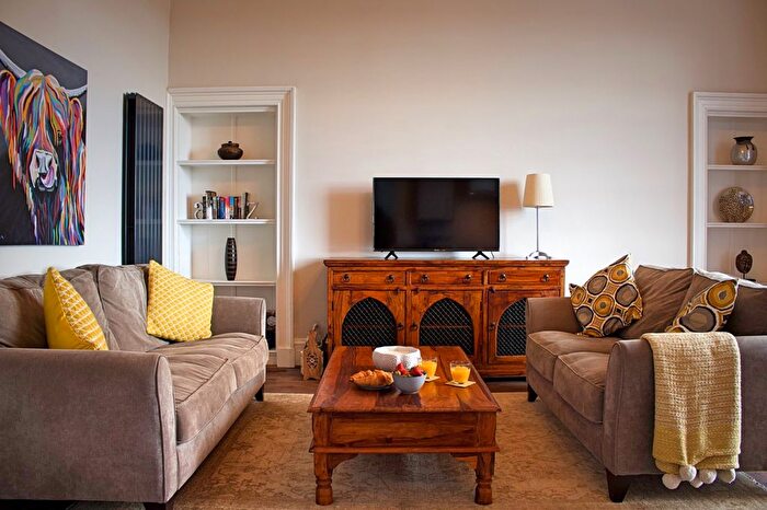 2 Bedroom Flat To Rent In Viewfield Place, Stirling, FK8