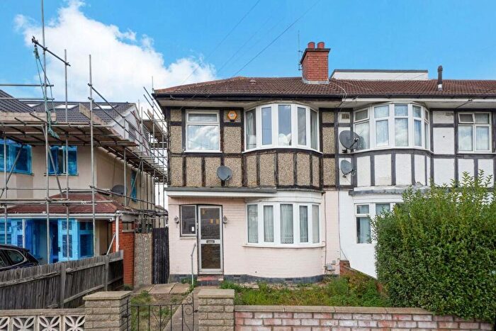 3 Bedroom End Of Terrace House For Sale In Warden Avenue, Harrow, Harrow, HA2