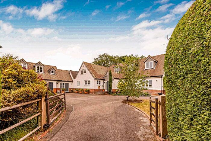 5 Bedroom Detached House For Sale In Robins Wood, Upper Basildon, RG8