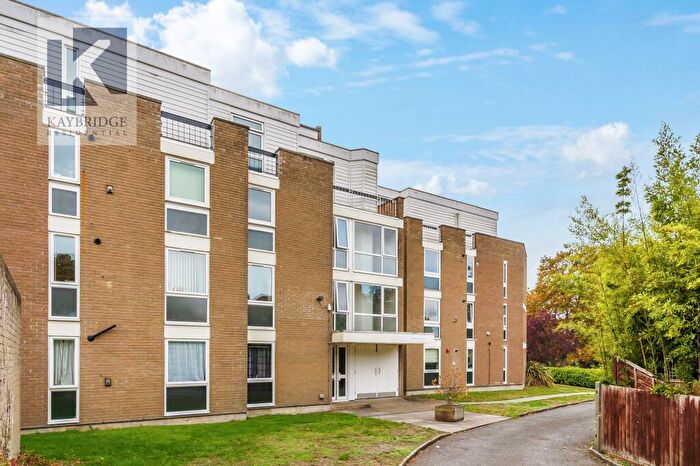 2 Bedroom Apartment For Sale In Albion Road, Sutton, SM2