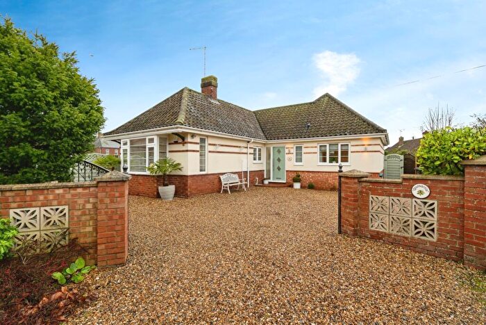 3 Bedroom Bungalow For Sale In Camping Field Lane, Stalham, Norwich, Norfolk, NR12