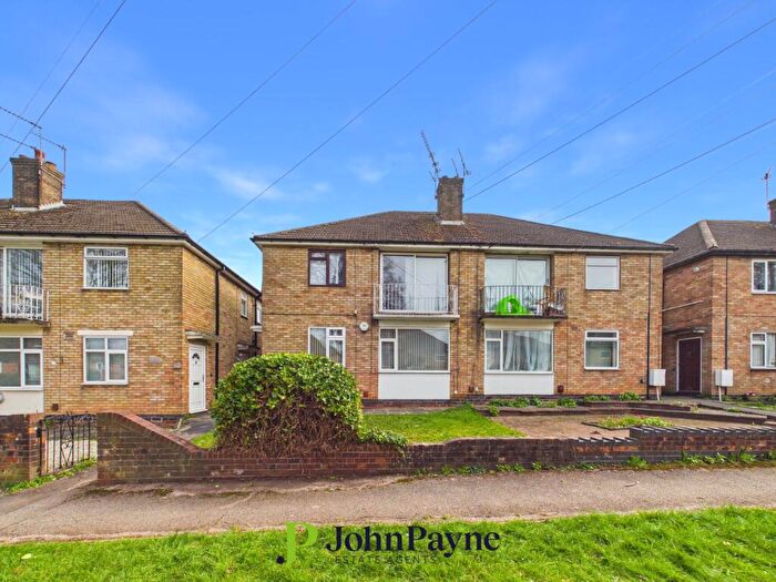 2 Bedroom Maisonette For Sale In Sedgemoor Road, Stonehouse Estate, Coventry, CV3
