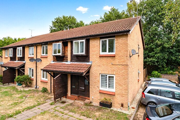1 Bedroom Maisonette For Sale In Woking, GU21