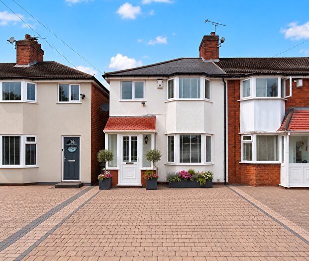 3 Bedroom Semi-Detached House For Sale In Highters Heath Lane, Birmingham, B14