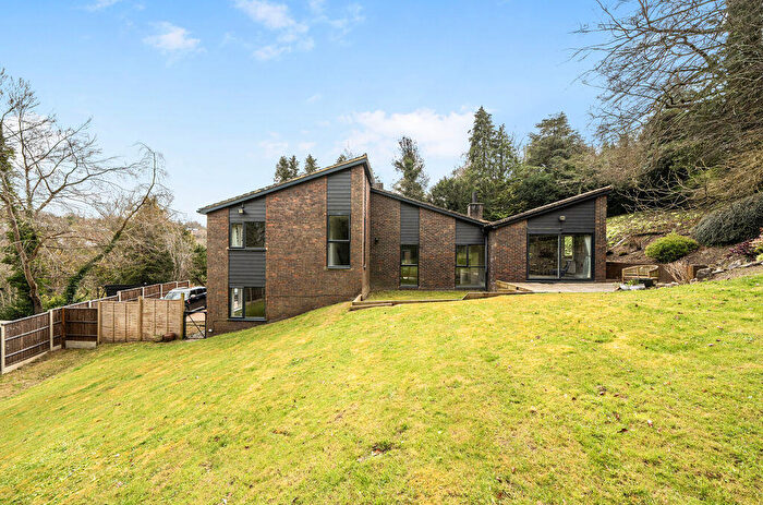 5 Bedroom Detached House To Rent In Hartley Hill, Purley, CR8