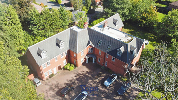 2 Bedroom Apartment For Sale In Stoneleigh Road, Coventry, CV4