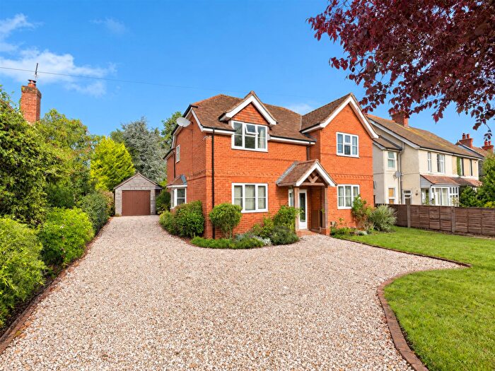 4 Bedroom Detached House For Sale In Grove Road, Sonning Common, RG4