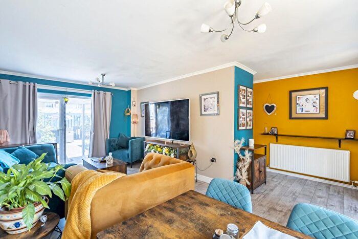 3 Bedroom Terraced House For Sale In Oldman Court, York, YO24