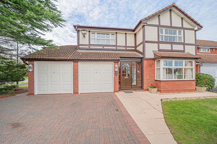 4 Bedroom Detached House For Sale In Wollescote Drive, Solihull, B91
