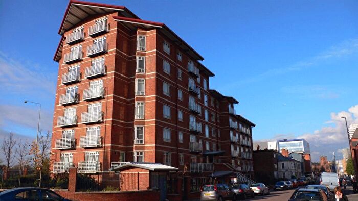 2 Bedroom Flat To Rent In Osbourne House, Queen Victoria Road, Coventry, West Midlands, CV1