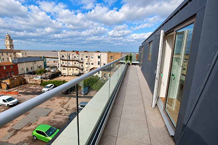 2 Bedroom Flat For Sale In Haddington Court, William Street, Herne Bay, CT6