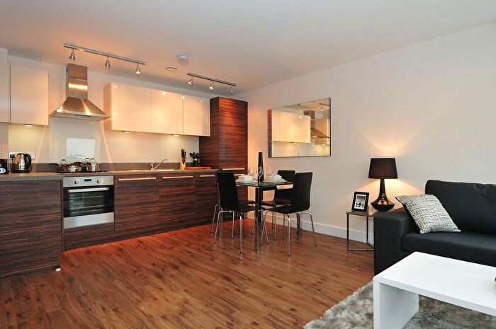 2 Bedroom Flat To Rent In The Green, Southall, UB2
