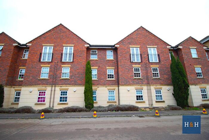2 Bedroom Apartment To Rent In Lion Court, Southbridge, NN4