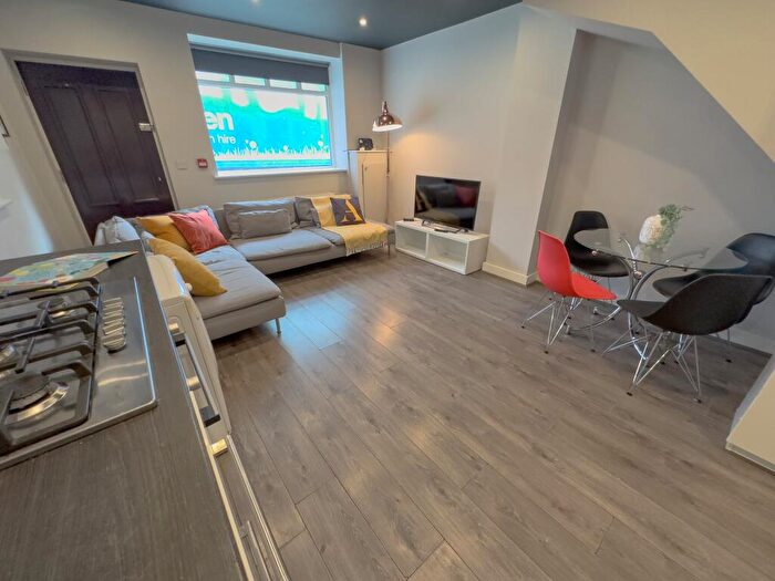 6 Bedroom Semi-Detached House To Rent In Cheapside, L2
