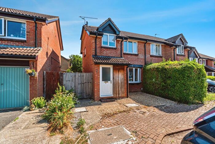 3 Bedroom Semi-Detached House For Sale In Pipers Close, West Totton, Southampton, Hampshire, SO40