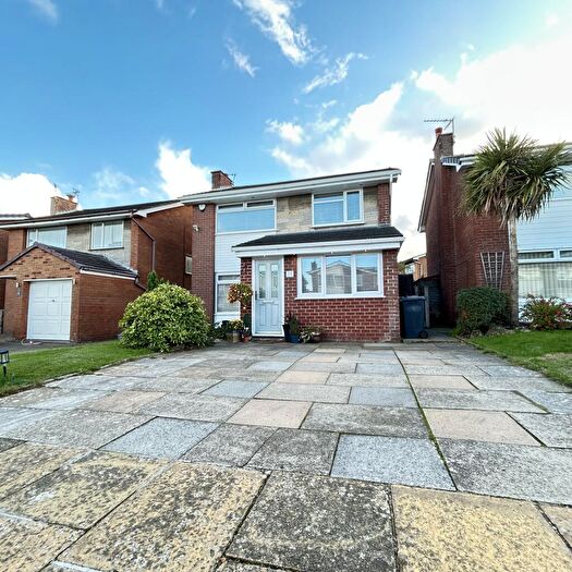 4 Bedroom Detached House For Sale In Pershore Grove, Ainsdale, Sefton, PR8