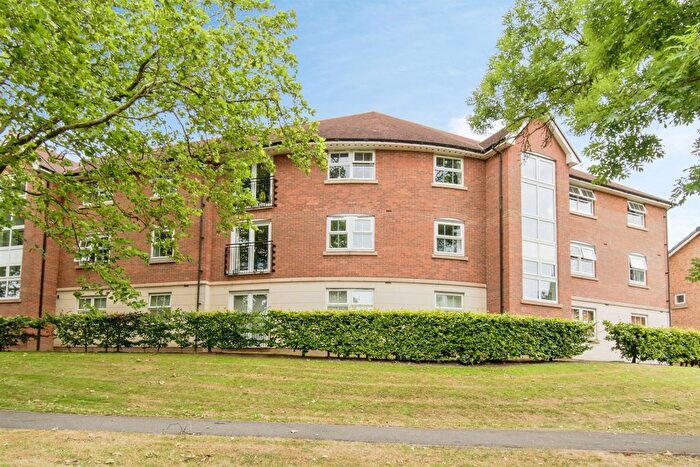 2 Bedroom Flat For Sale In Morris Road, Castleford, WF10