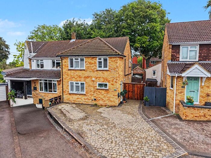 3 Bedroom Semi-Detached House For Sale In Byrd Walk, Baldock, SG7