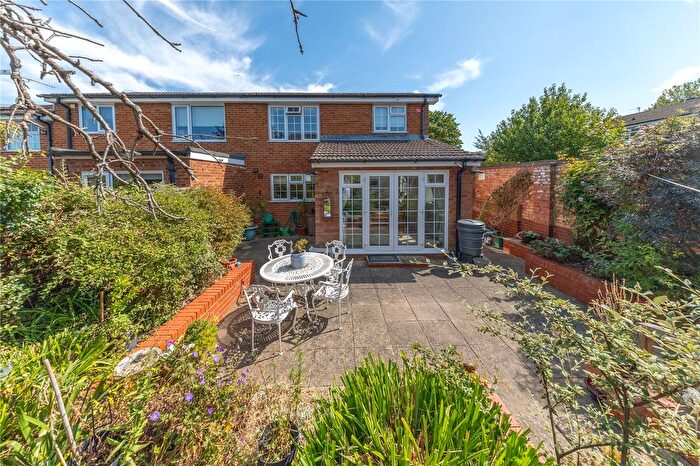 2 Bedroom End Of Terrace House For Sale In Kilpin Green, North Crawley, Newport Pagnell, Buckinghamshire, MK16