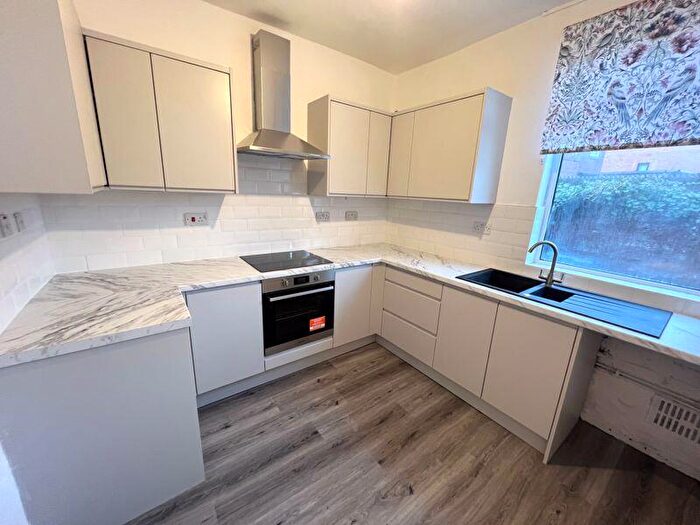 2 Bedroom Terraced House To Rent In Wellington Terrace, Salford, M5