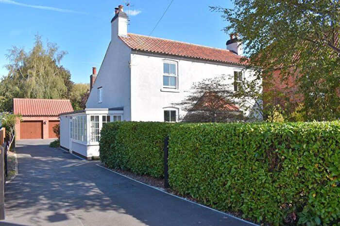 3 Bedroom Detached House For Sale In High Street, Sutton On Trent, NG23