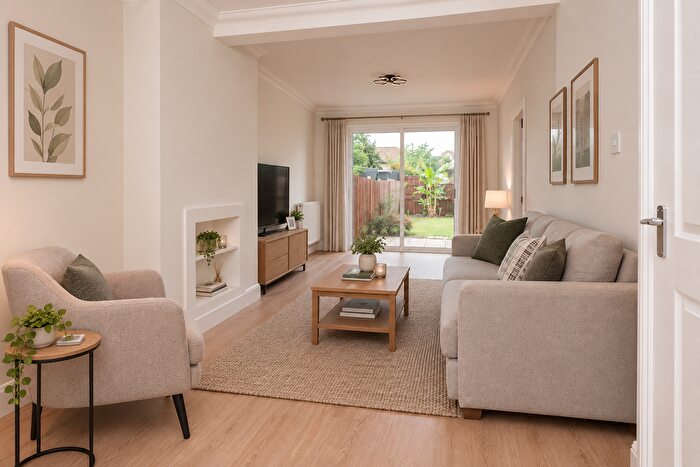 3 Bedroom Terraced House To Rent In Knollmead, Surbiton, KT5