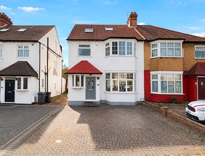 5 Bedroom Semi-Detached House For Sale In Sefton Avenue, Mill Hill, NW7