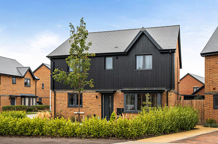 4 Bedroom Detached House For Sale In Sorrel Drive, Arborfield Green, Reading, Berkshire, RG2