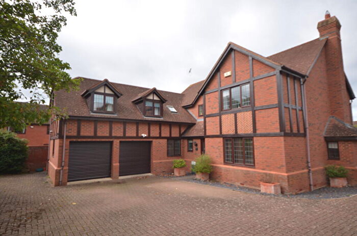 Detached House For Sale In Shenley Church End, Milton Keynes, MK5