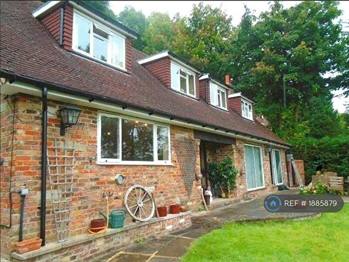 Studio To Rent In Crescent Road, Caterham, CR3