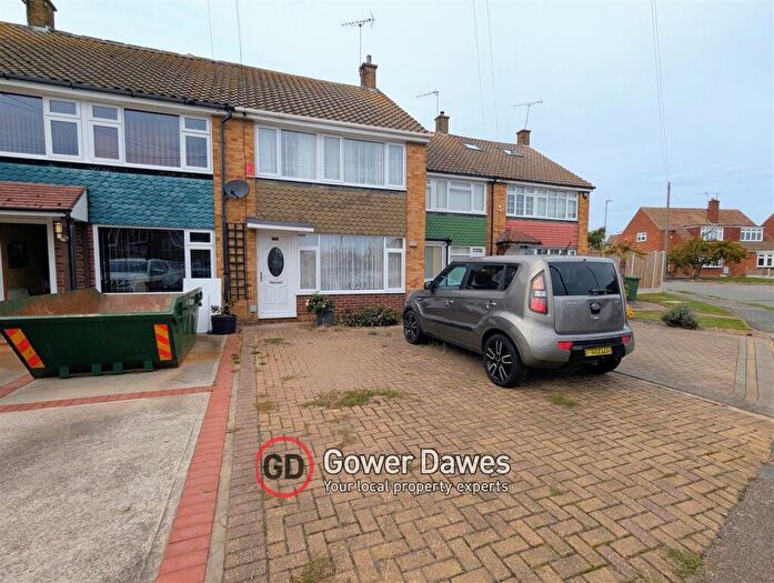 3 Bedroom Terraced House For Sale In Andersons, Stanford Le Hope, Corringham, SS17