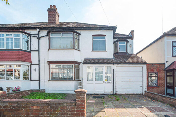 4 Bedroom Semi-Detached House For Sale In Maryland Road, Thornton Heath, CR7