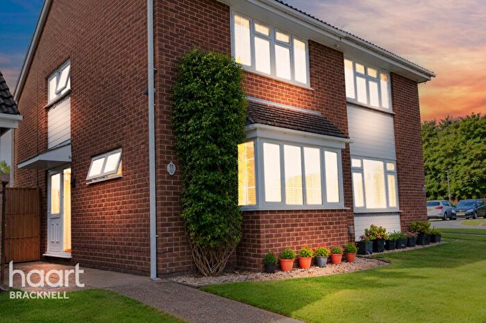 3 Bedroom Semi-Detached House For Sale In Holland Pines, Bracknell, RG12