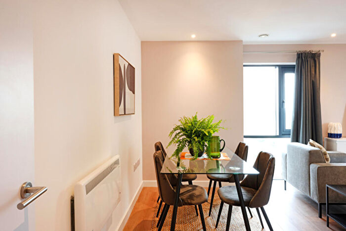 2 Bedroom Apartment To Rent In The Lansdowne, Hagley Road, Birmingham, B16