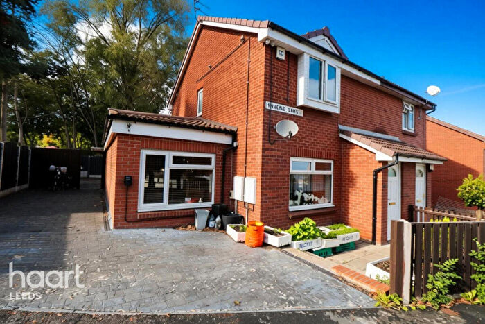 4 Bedroom Semi-Detached House For Sale In Hawkins Drive, Leeds, LS7