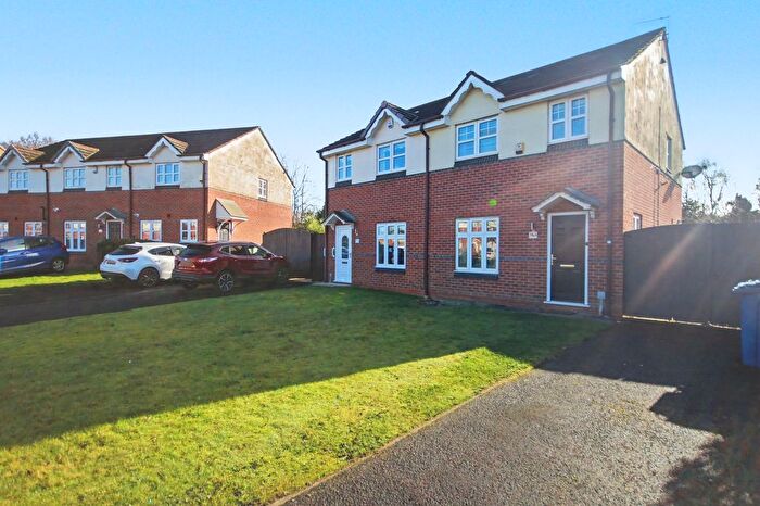 3 Bedroom Semi-Detached House To Rent In Waltersgreen Crescent, Golborne, WA3