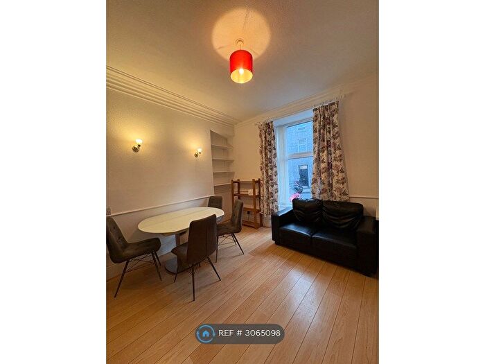 1 Bedroom Flat To Rent In Esslemont Avenue, Aberdeen, AB25